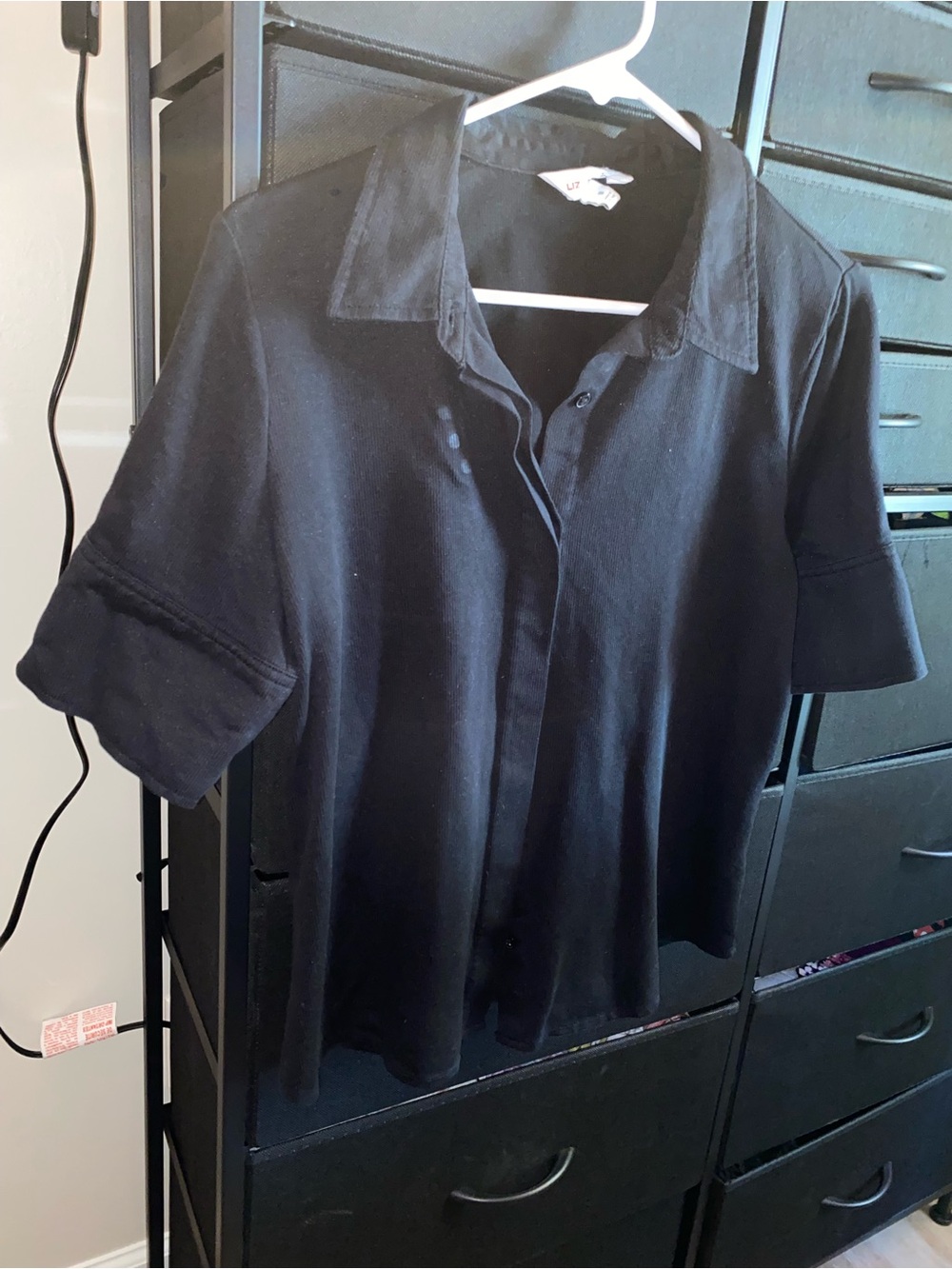 Liz Claiborne Black Short Sleeve Knit Top with Logo Tag